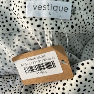 Vestique NWT Polka Dot Gracie Skirt / Skort size Large